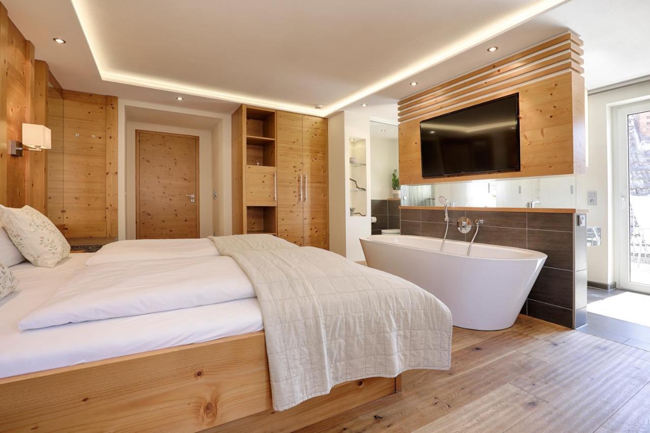 Landhotel Schwab - By Homekeepers شوارزاخ أم ماين المظهر الخارجي الصورة
